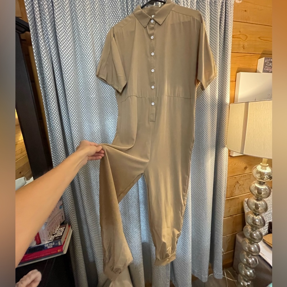 Beige buttoned jumpsuit